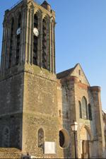 Vue extérieure de la Collégiale Saint-Martin de Champeaux