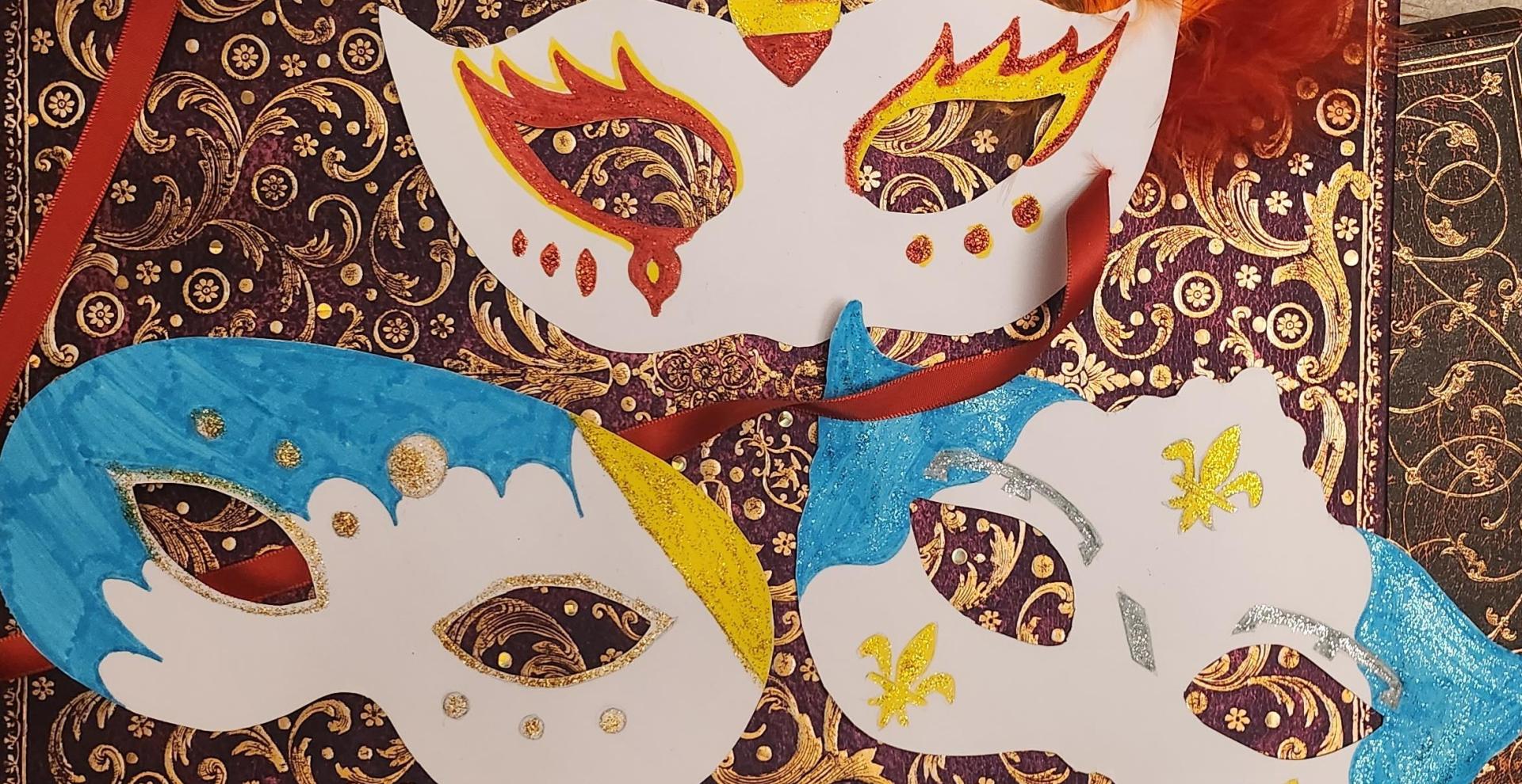 Trois loups de carnaval 